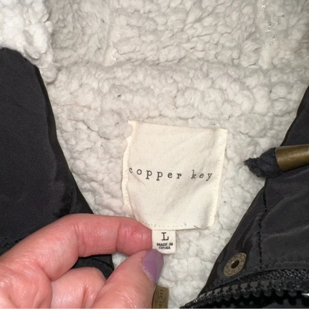 Copper Key coat girls size large black with‎ faux fur interior